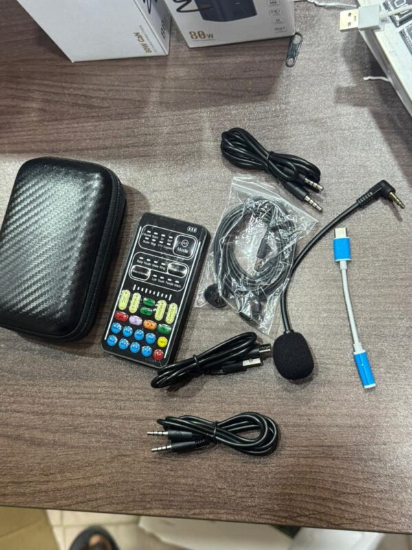 Voice changer set with accessories included